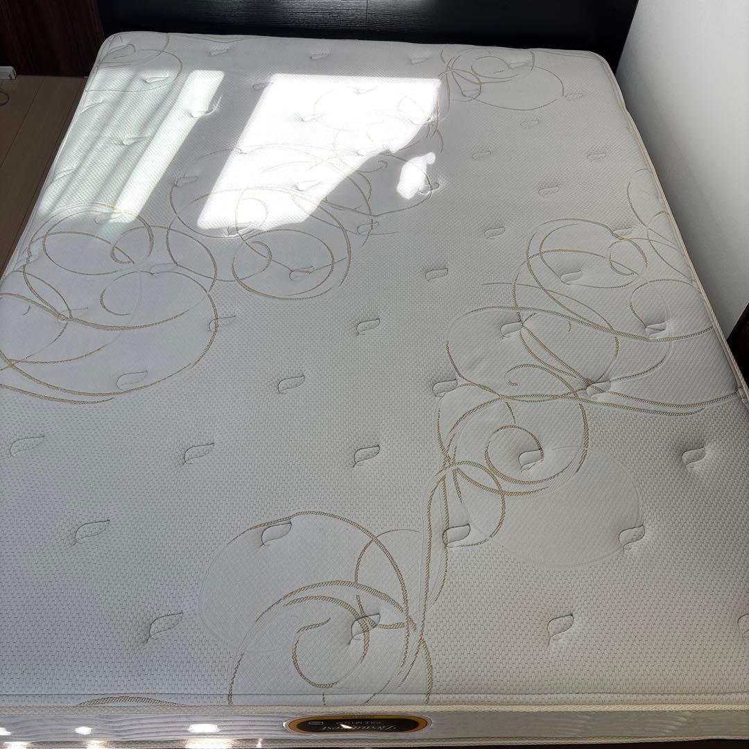 【美品】シモンズ クイーンサイズ　マットレス