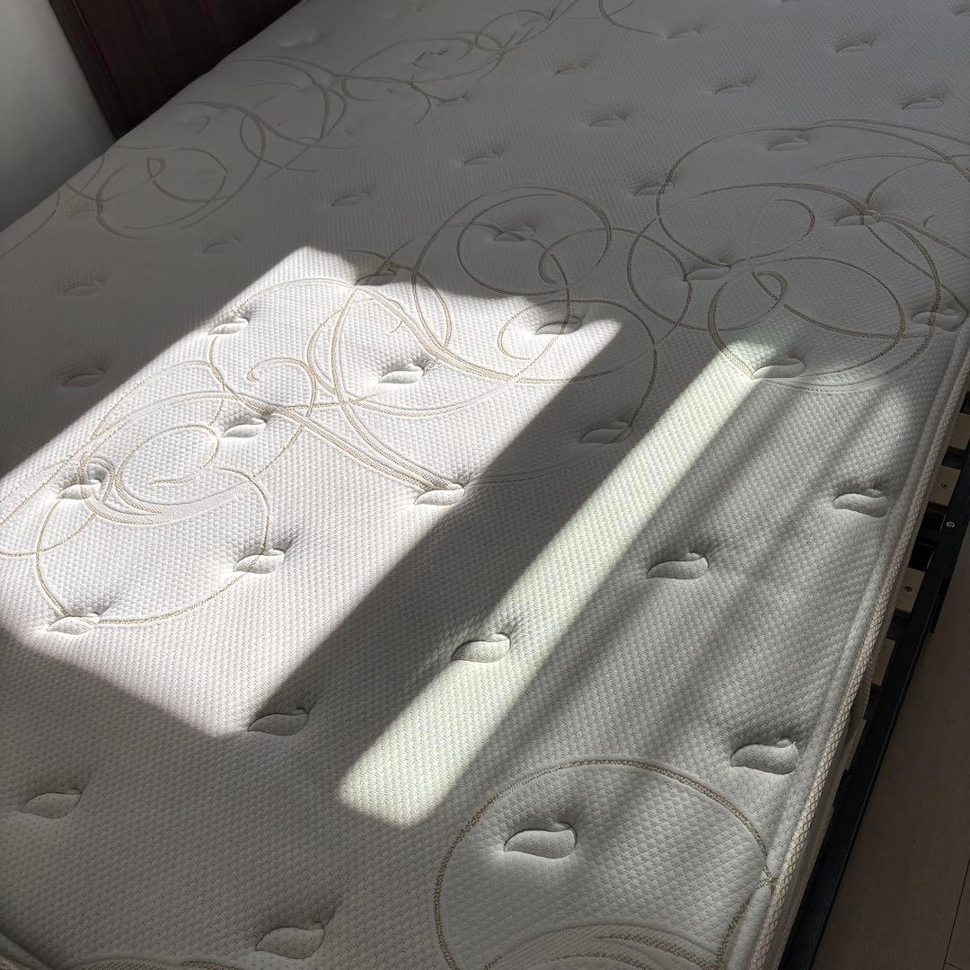 【美品】シモンズ クイーンサイズ　マットレス