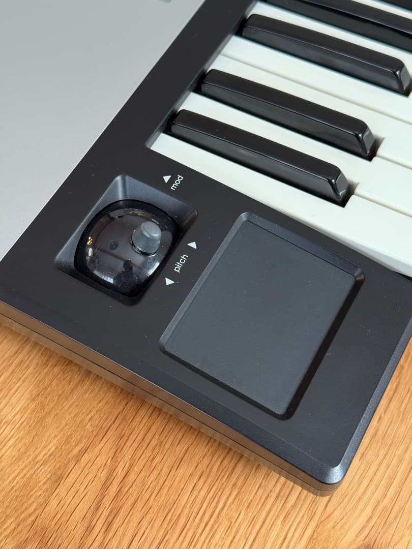 Novation 49SL MkII MIDIキーボード