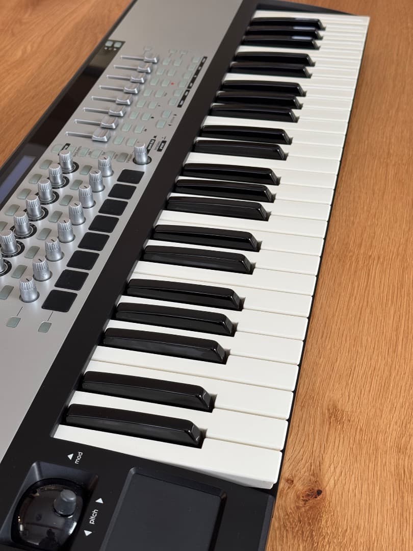 Novation 49SL MkII MIDIキーボード