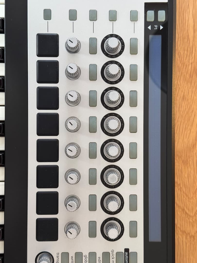 Novation 49SL MkII MIDIキーボード