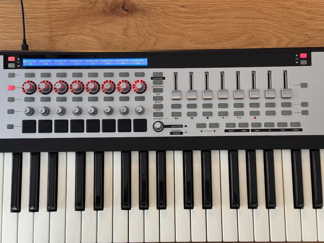 Novation 49SL MkII MIDIキーボード