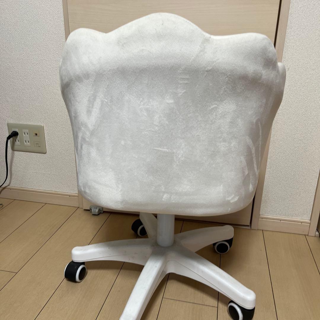 ホワイト貝殻型チェア