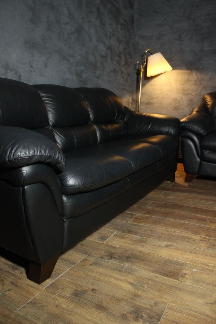 首都圏送無料〜 売り切り特価 IDC 大塚家具 ブラックレザーソファ2台セット