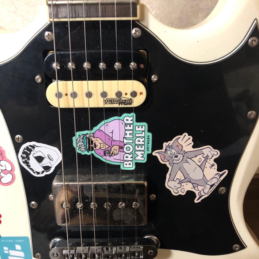 Blitz by Aria Pro Ⅱ SGステッカー付きホワイトエレキギター