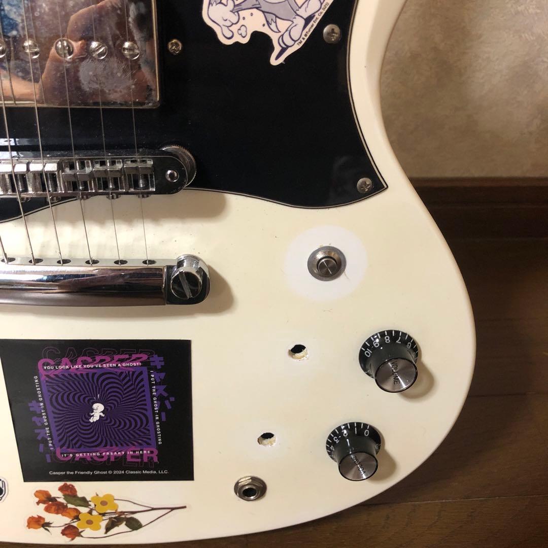 Blitz by Aria Pro Ⅱ SGステッカー付きホワイトエレキギター