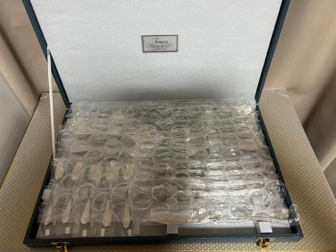 アズマ　カトラリーセット　エンプレス 18-18ディナーセット〈20本〉