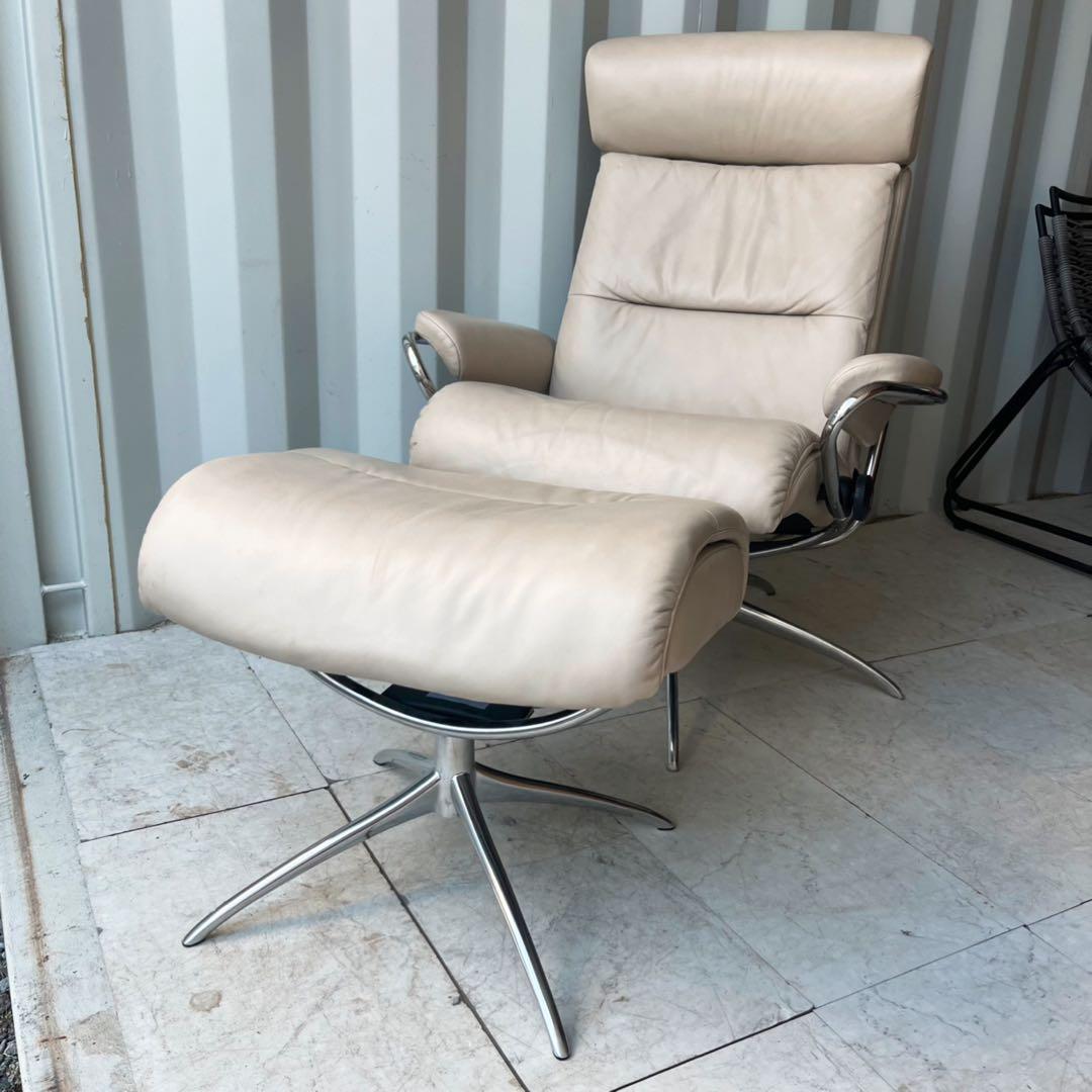 取付無料！エコーネス ストレスレス トーキョー 本革アイボリーチェア・オットマン