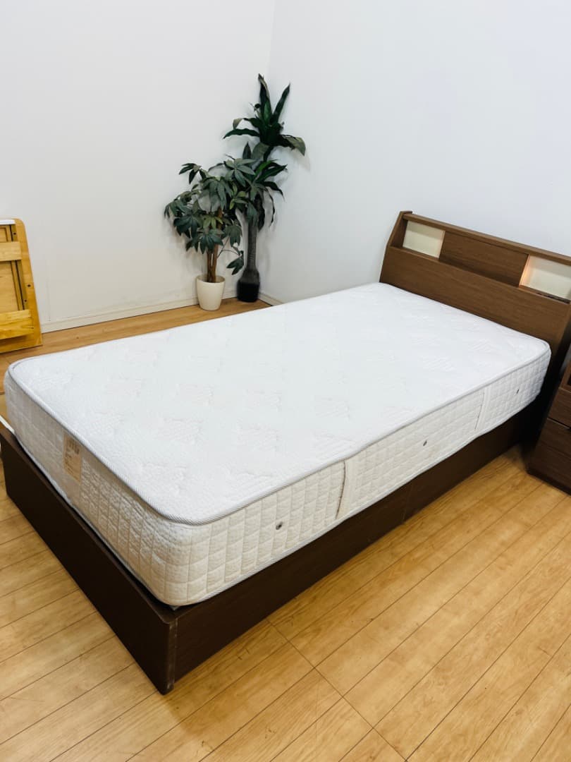 シングルベッド＋マットレス＋ヘッドボード・ナイトテーブル セット