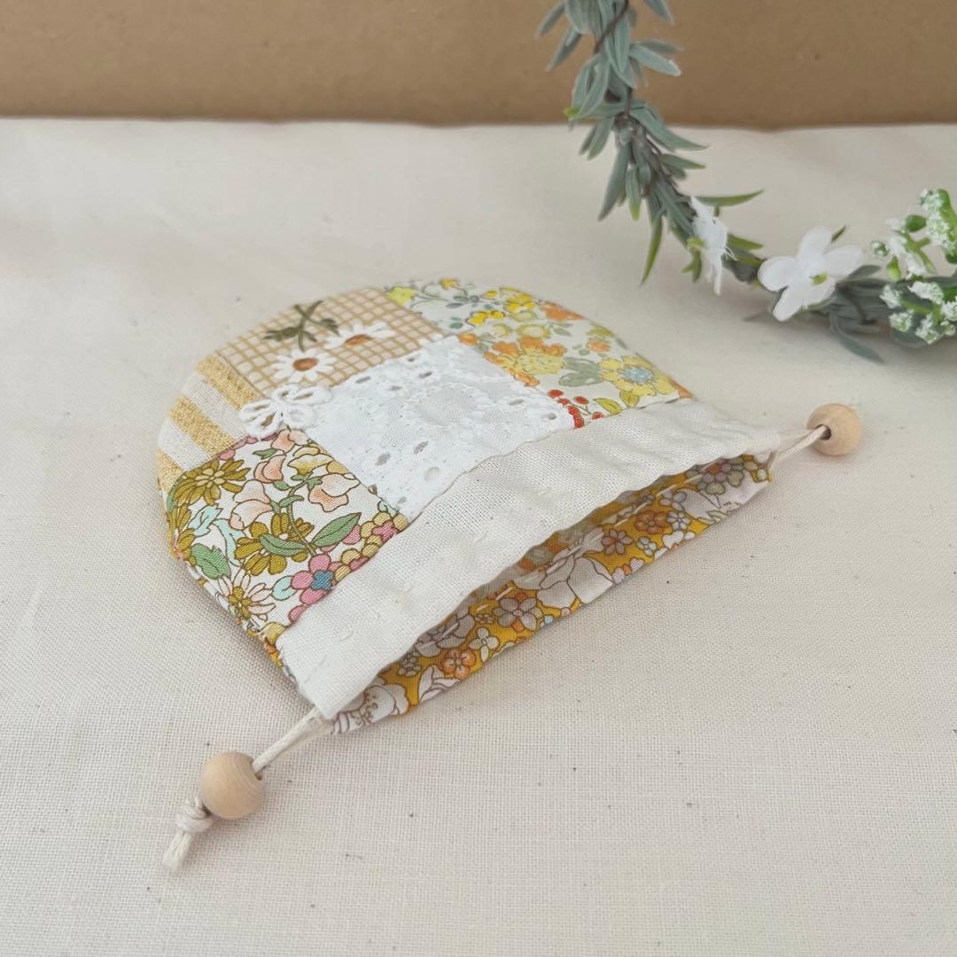 2405-61 手のひら巾着サシェ 香り袋 花柄 パッチワーク イエロー 黄色