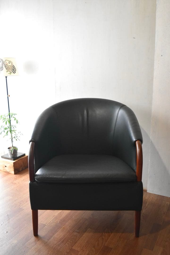 NIELAUS & JEKI MOBLER OPUS ①