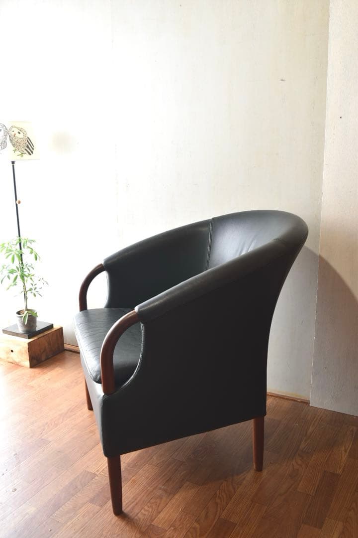 NIELAUS & JEKI MOBLER OPUS ①