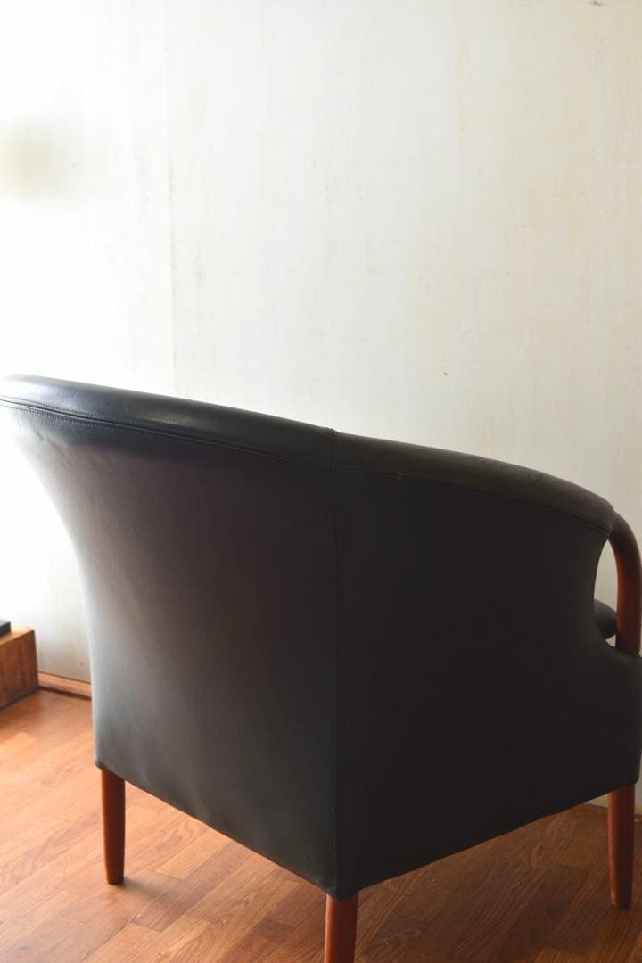 NIELAUS & JEKI MOBLER OPUS ①