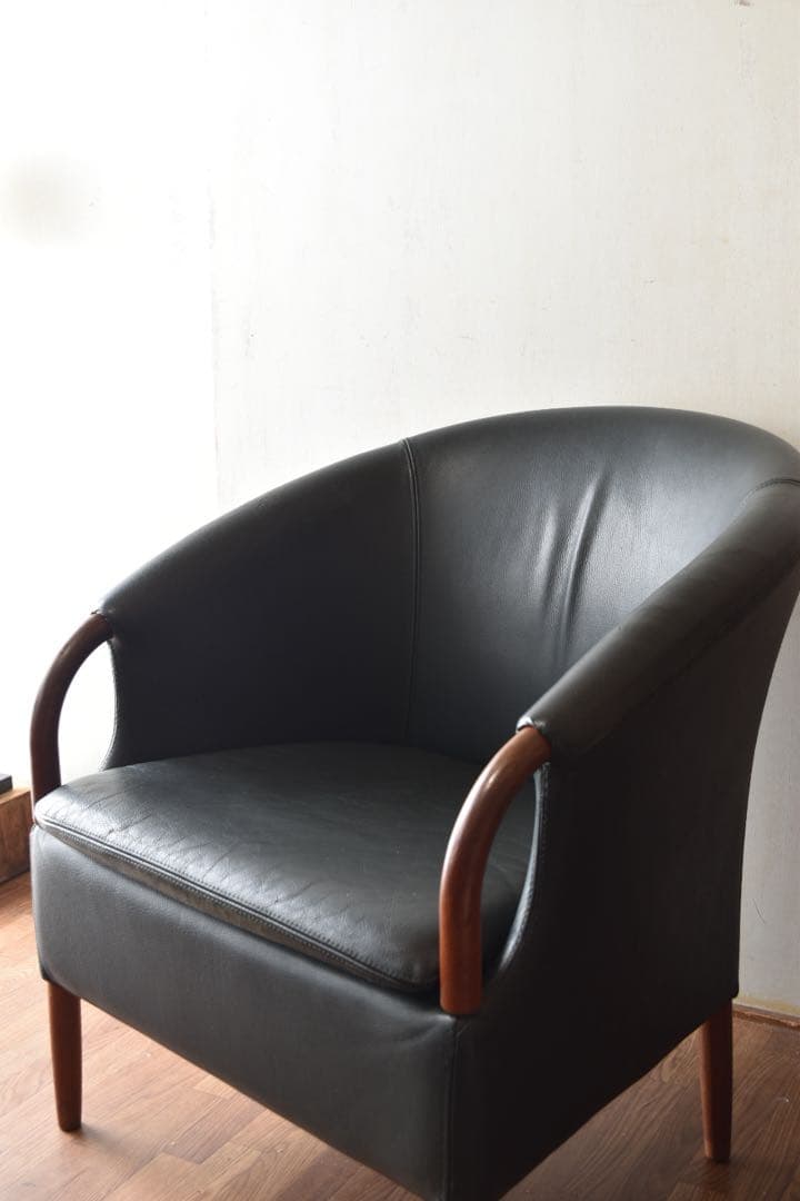 NIELAUS & JEKI MOBLER OPUS ①