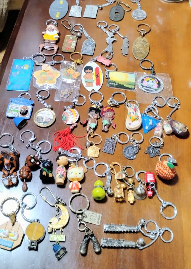 昭和、レトロキーホルダー47個まとめ売りです。