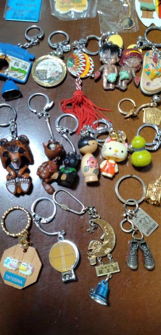 昭和、レトロキーホルダー47個まとめ売りです。