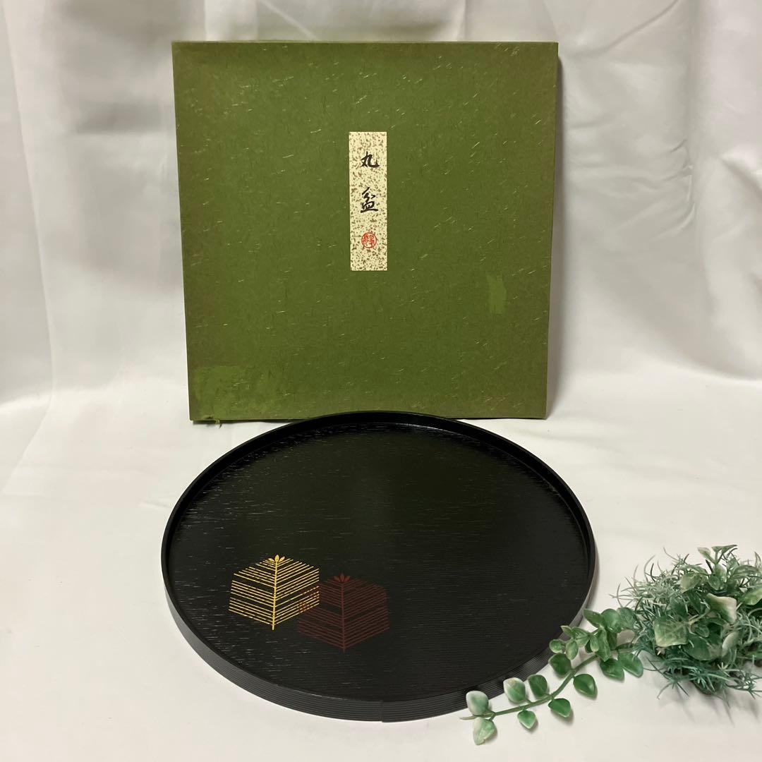新品 象彦 丸盆 木製漆器 亀甲松 トレイ - メルカリ
