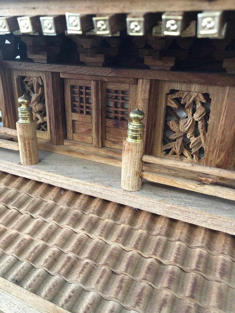 @maron-papa繊細な造りの木製五重の塔