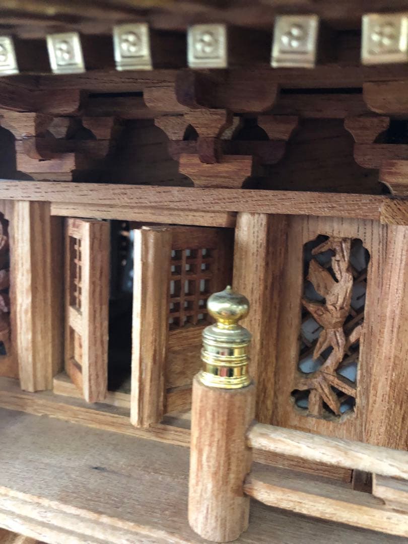 @maron-papa繊細な造りの木製五重の塔