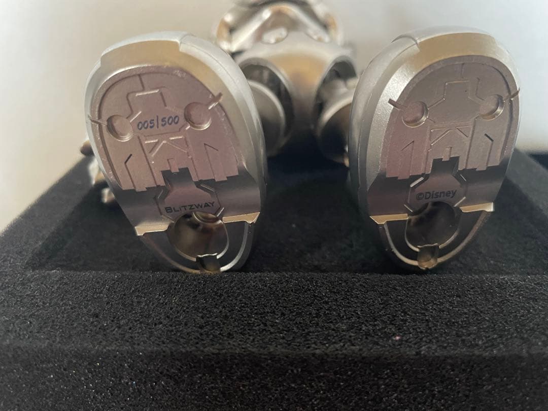 BLITZWAY ディズニー 100周年ミッキー 世界限定500体 チタン製 - メルカリ