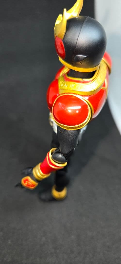 【中古】S.H.Figuarts　真骨頂　仮面ライダークウガ　ライジングマイティ