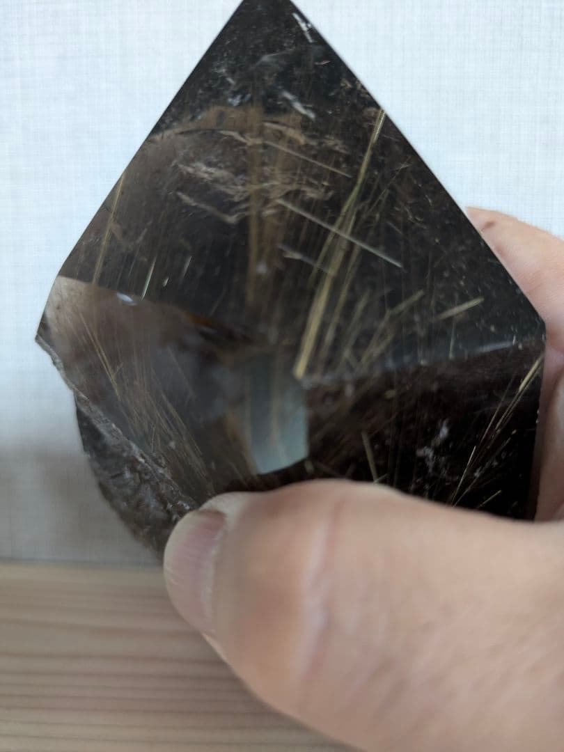 スモーキールチル　原石　ポリッシュ　ブラジル産　オーダーメイド台座付