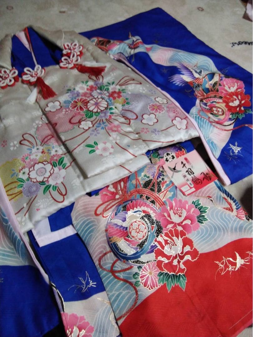 3歳向け・表側正絹・未使用品・お着物とお被覆のセット