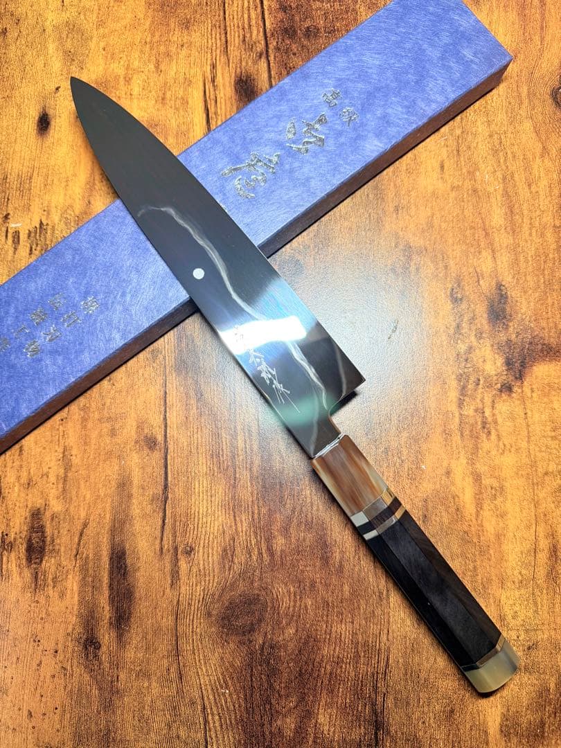 【堺打刃物】和牛刀 水本焼　白一鋼 富士山　8寸　全鏡面　包丁　黒檀水牛八角柄