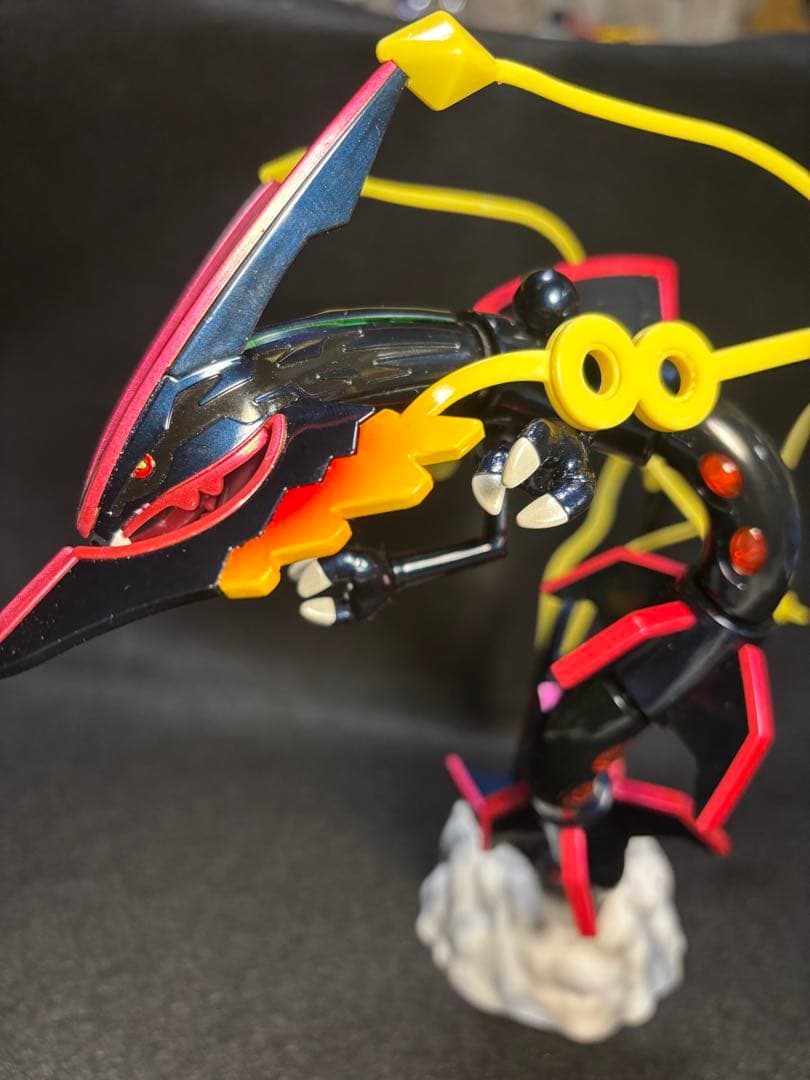 ポケプラ メガレックウザ 色違い 全塗装 完成品 - メルカリ