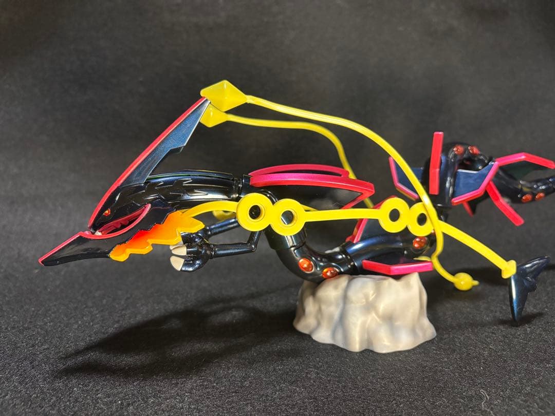 ポケプラ メガレックウザ 色違い 全塗装 完成品 - メルカリ