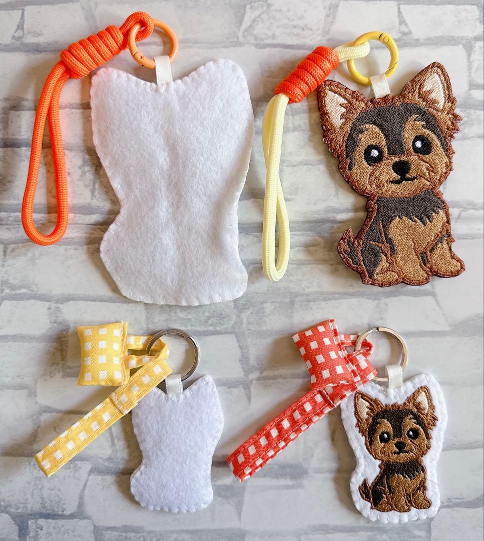 ハンドメイド　刺繍　ヨークシャテリア　ストラップ　バッグキーホルダー　うちの子