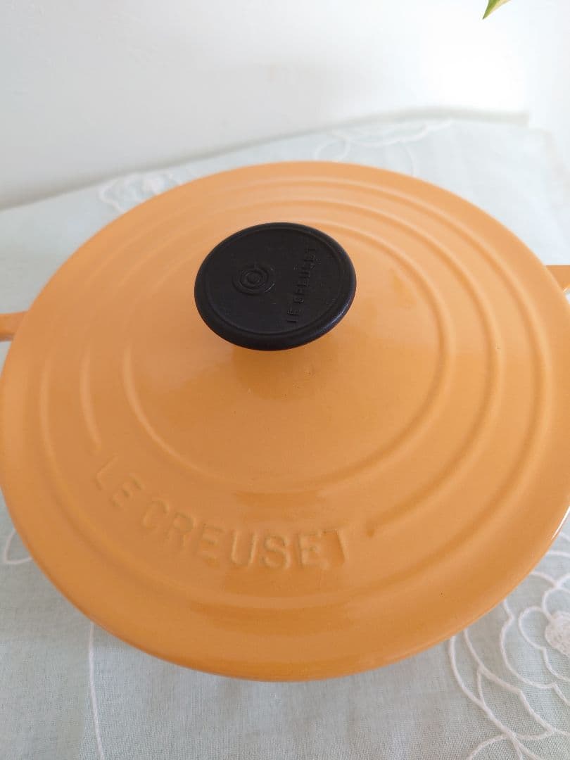 LE CREUSET ココット・ロンド 18cm　イエロー