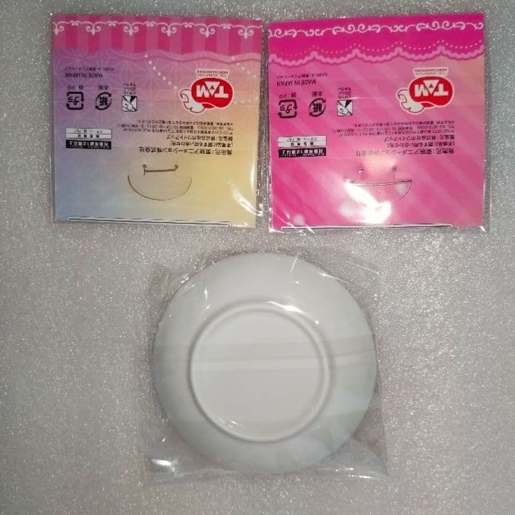 キュアグレース(花寺のどか)　プリキュア　プリティ袋缶バッジ2点+小皿