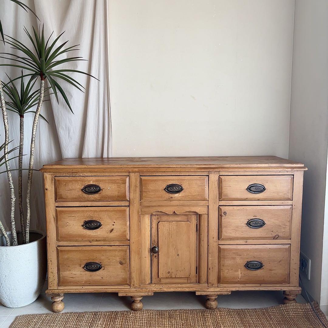 イギリス　アンティーク　シェルフ　サイドボード　キャビネット　英国　カップボード