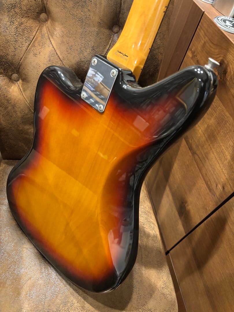 reina　　Fender Jaguar サンバースト　JG66-85