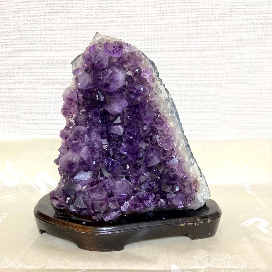 高品質 アメジスト クラスター 美極濃紫 木製台座付き　浄化　開運