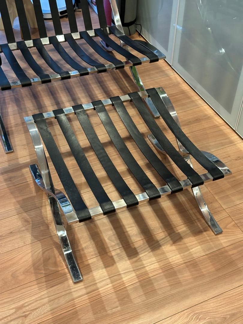 世田谷区引き取り限定　バルセロナチェア　チェア＋オットマンセット