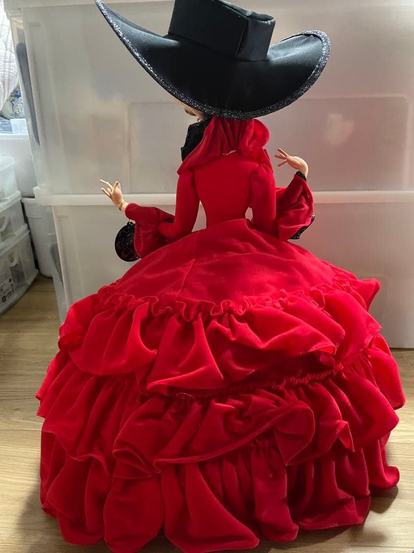 昭和レトロな赤いフリルドレスのフランス人形 - メルカリ