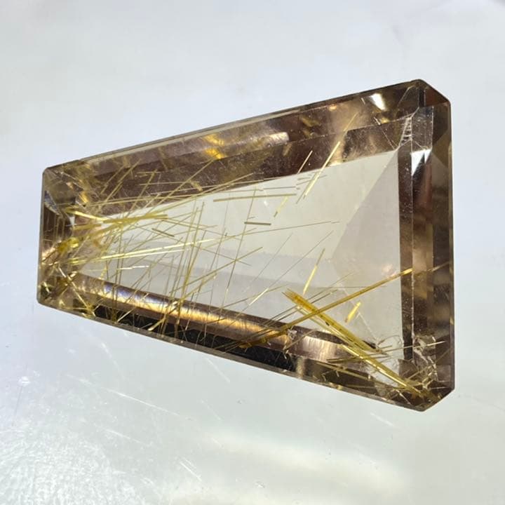 （RR2）高品質ルチルクォーツ テーパーバケットカットルース 大粒