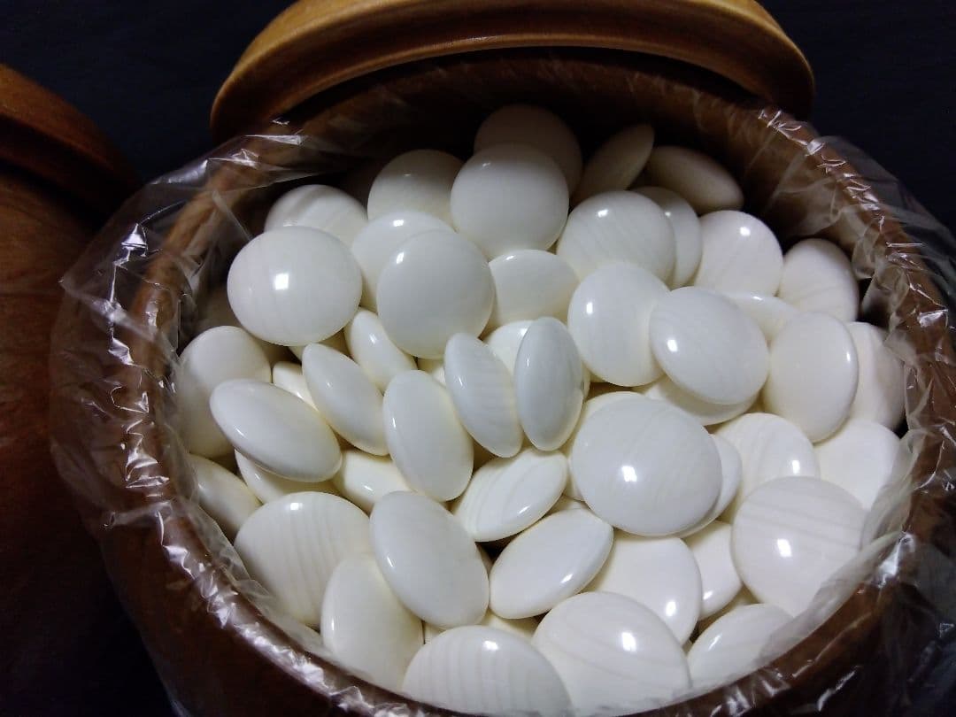 日向特製蛤碁石 月印相当 34号 欅碁笥 那智黒石 白石180個 黒石180個