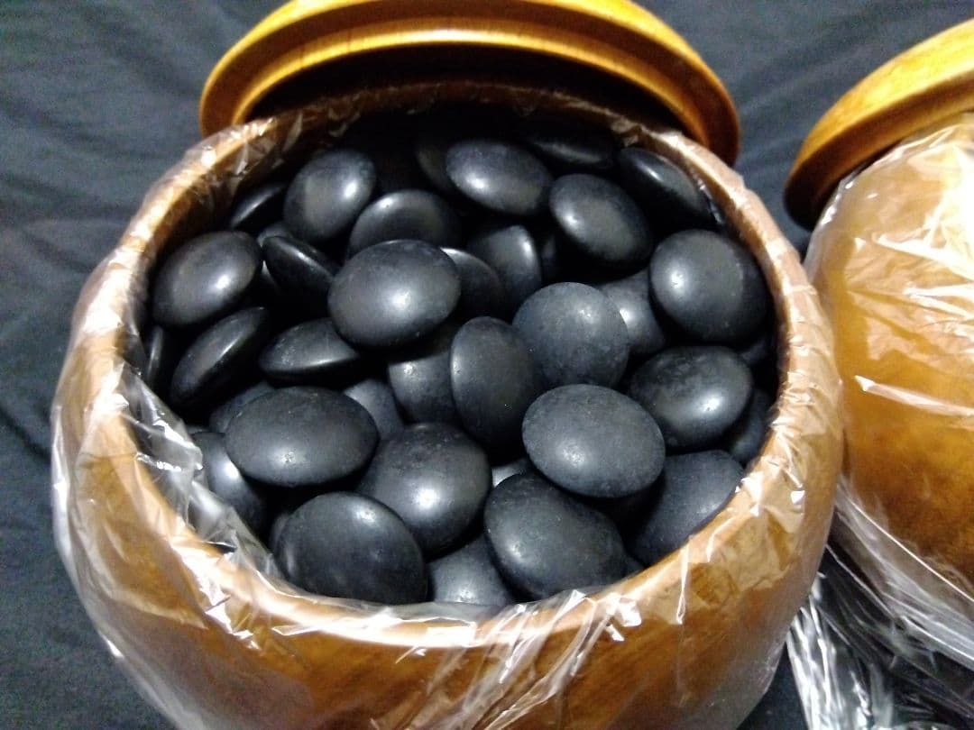 日向特製蛤碁石 月印相当 34号 欅碁笥 那智黒石 白石180個 黒石180個