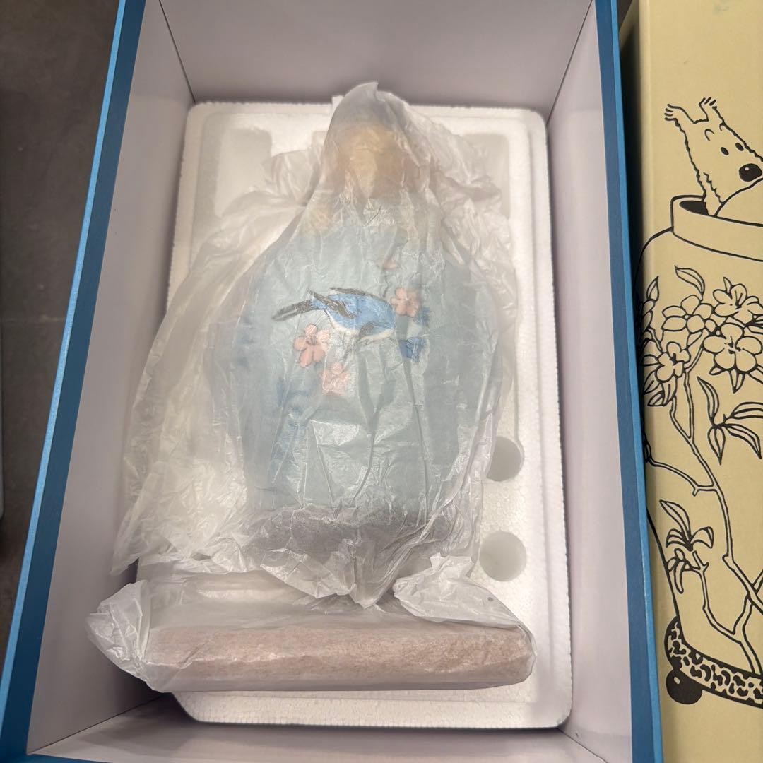 TIN TIN！タンタンの冒険！青い蓮！壺フィギュア付き置物！美品