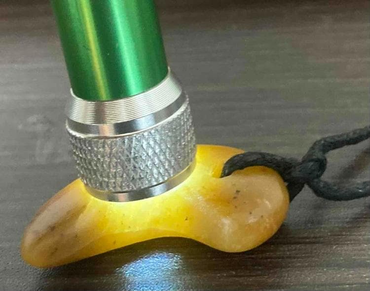 勾玉作家「翡翠屋伝次郎」作 ― 希少なオレンジ勾玉 ―！