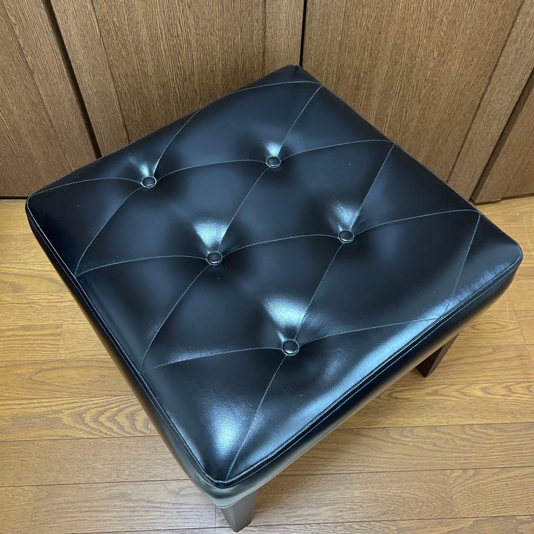 レトロデザイン　オットマン　フットスツール　モダン 合成皮革　黒　木製