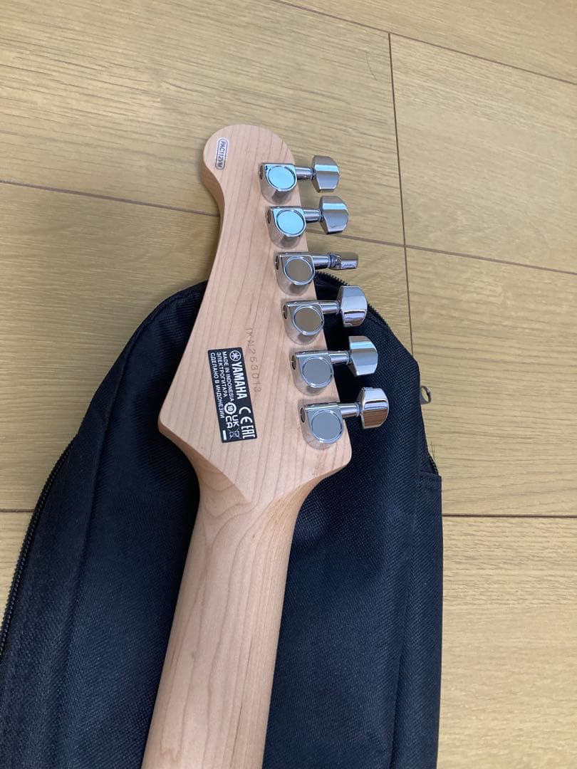 YAMAHA PACIFICA PAC112V パシフィカ　　レッド