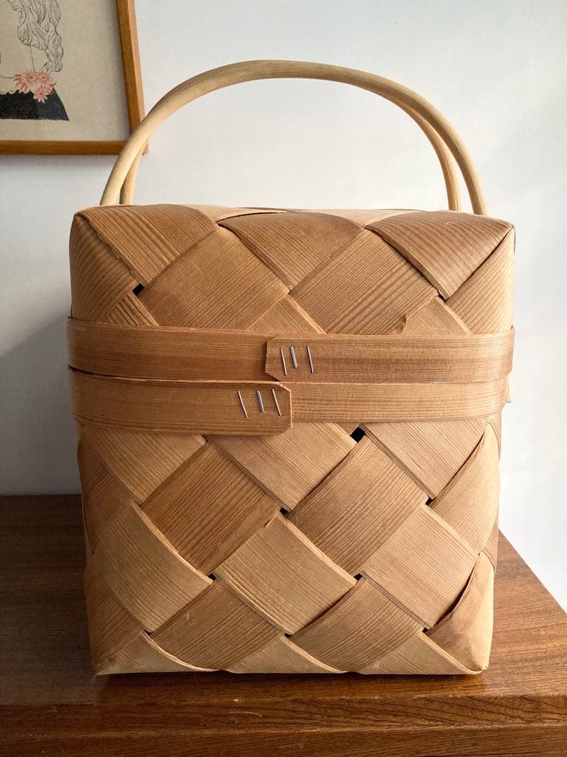 ヴィンテージ　蓋持ち手付きスポーンコリのかご　パイン松バスケット北欧アンティーク