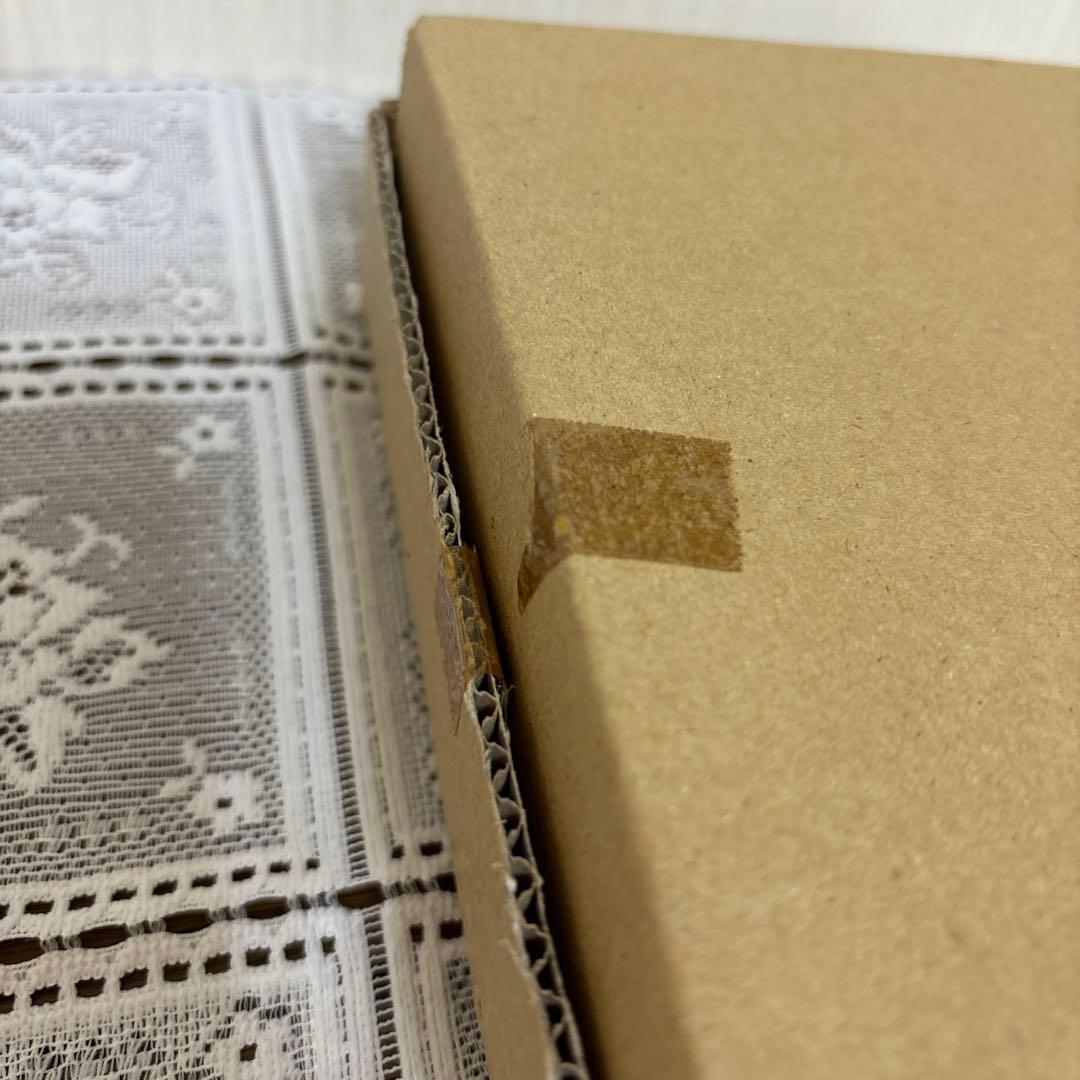 マニーローズ　陶器製ピッチャー型クロック