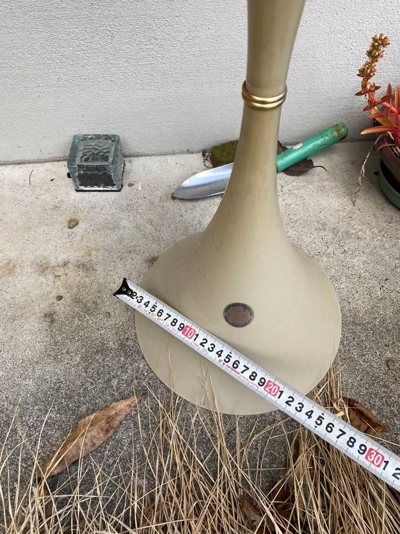 昭和レトロ　ミッドセンチュリー　ビンテージ　スタンド灰皿　ホワイト　近未来