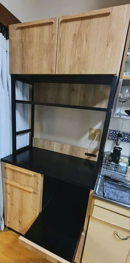 ナチュラルウッドとブラックのレンジボード