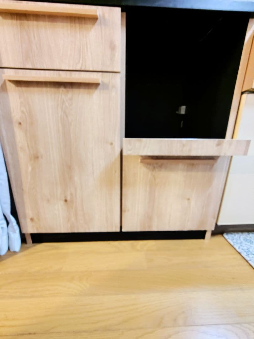 ナチュラルウッドとブラックのレンジボード